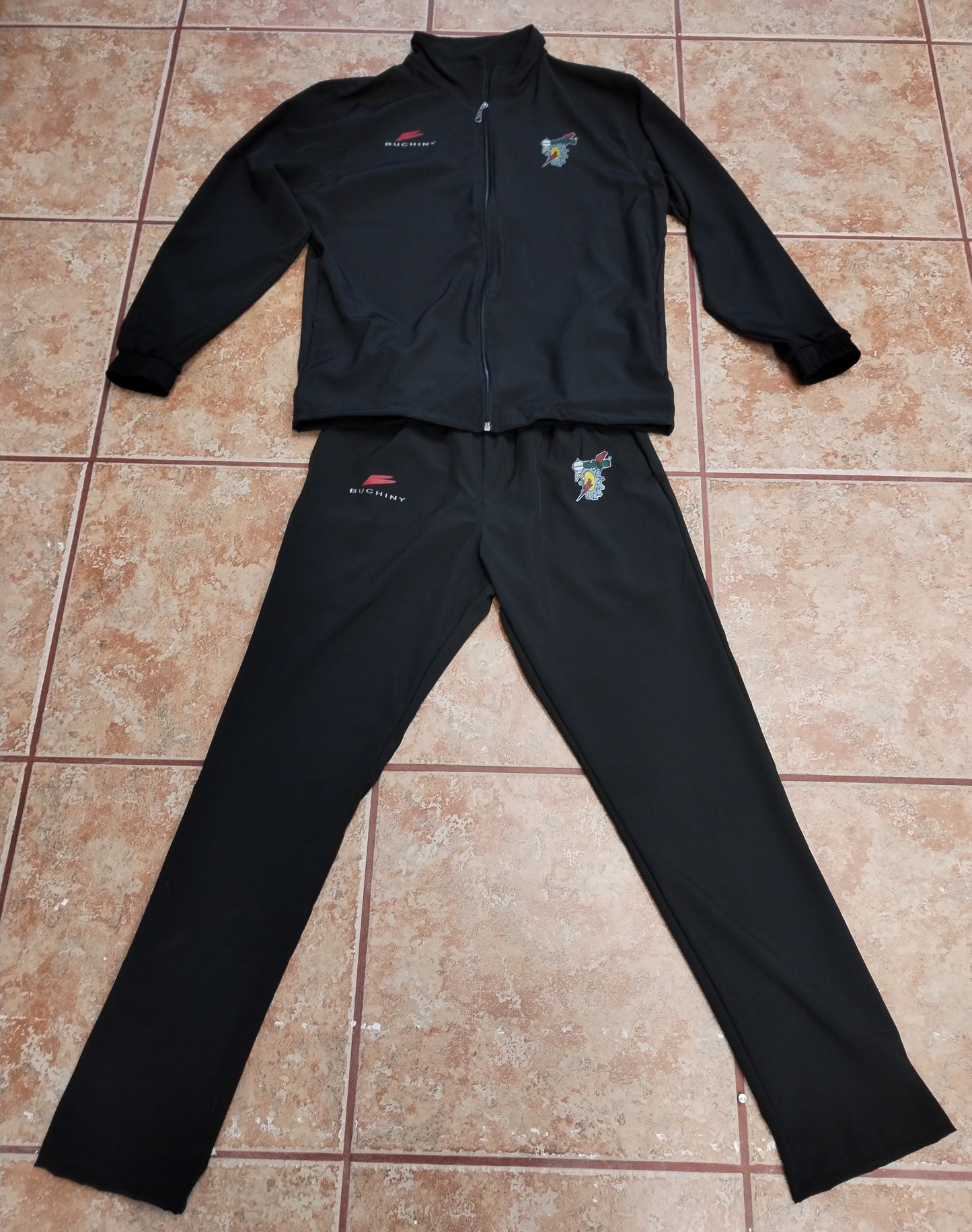 PANTS UNISEX CON CHAMARRA NEGRO